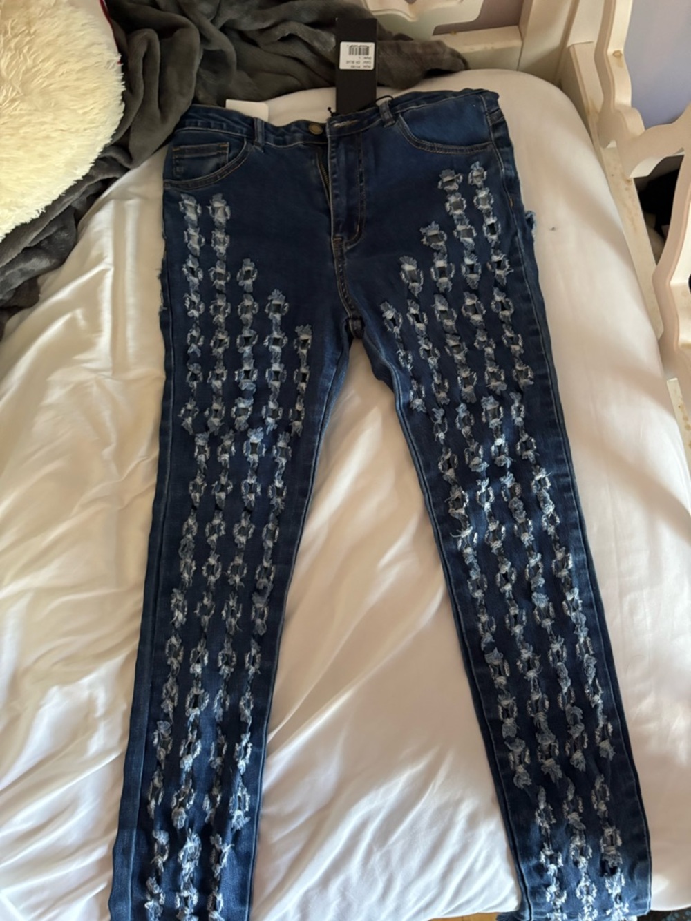 Women’s Skinny Jeans with Distressed Pattern - Dark Blue